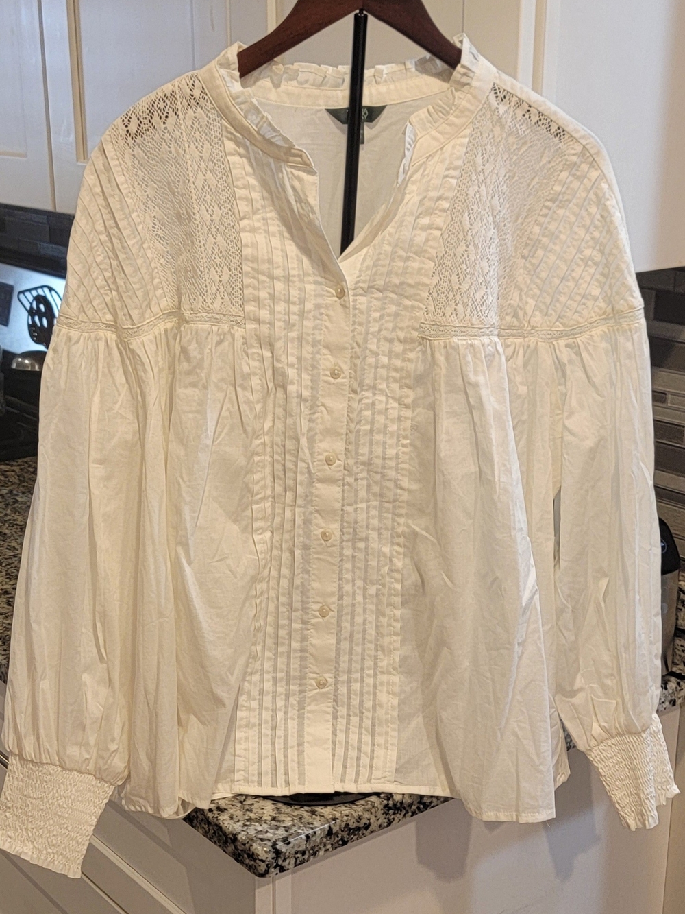 Terra And Sky NWT 3X (24-26) White Pintuck & Lace Women's Button-Front Blouse